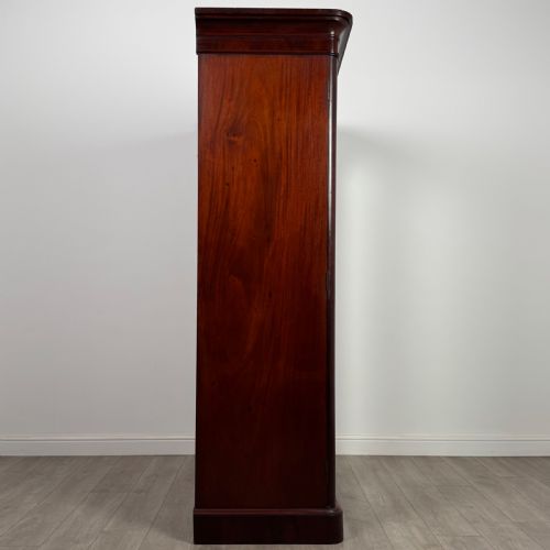 ANTIQUE 19TH CENTURY FINE QUALITY WARDROBE IN MAHOGANY - ADDITIONAL PHOTO 5