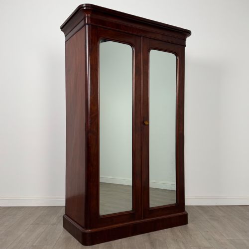 ANTIQUE 19TH CENTURY FINE QUALITY WARDROBE IN MAHOGANY - ADDITIONAL PHOTO 8