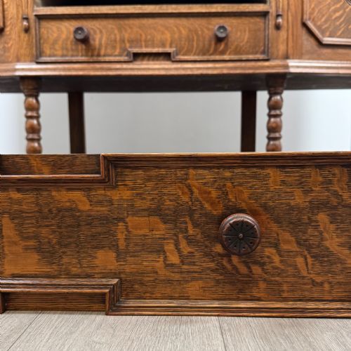 ANTIQUE 20TH CENTURY FINE QUALITY JACOBEAN STYLE OAK SIDEBOARD - ADDITIONAL PHOTO 11