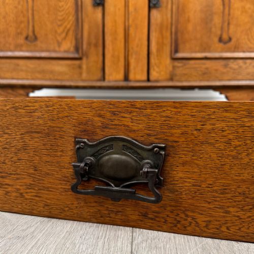 ANTIQUE 20TH CENTURY ART NOUVEAU STYLE SIDEBOARD IN OAK - ADDITIONAL PHOTO 11