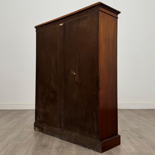 ANTIQUE 20TH CENTURY GOOD QUALITY DISPLAY CABINET IN WALNUT - ADDITIONAL PHOTO 7