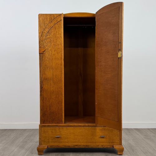 ANTIQUE 20TH CENTURY ARTS CRAFTS STYLE WARDROBE IN OAK - ADDITIONAL PHOTO 1