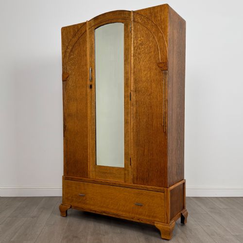 ANTIQUE 20TH CENTURY ARTS CRAFTS STYLE WARDROBE IN OAK - ADDITIONAL PHOTO 2