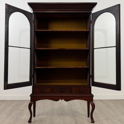 ANTIQUE 18TH CENTURY FINE QUALITY DISPLAY CABINET IN MAHOGANY - ADDITIONAL PHOTO 2