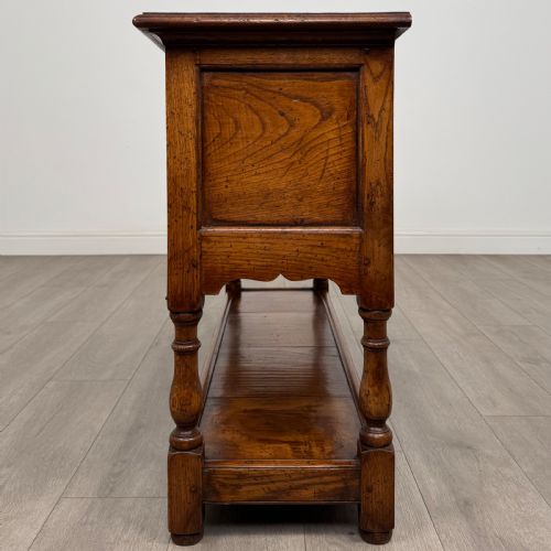 ANTIQUE 20TH CENTURY FINE QUALITY SMALL OAK DRESSER BASE - ADDITIONAL PHOTO 2