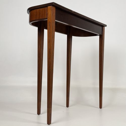 ANTIQUE 20TH CENTURY SMALL DECORATIVE SIDE TABLE IN MAHOGANY - ADDITIONAL PHOTO 3