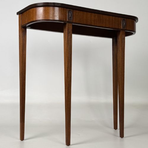 ANTIQUE 20TH CENTURY SMALL DECORATIVE SIDE TABLE IN MAHOGANY - ADDITIONAL PHOTO 8