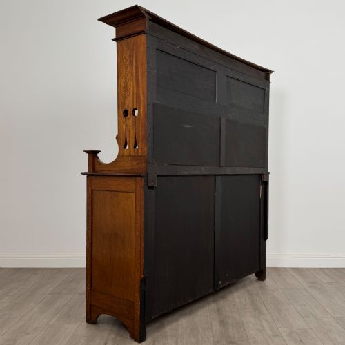 ANTIQUE 20TH CENTURY FINE QUALITY ARTS CRAFTS SIDEBOARD IN OAK - ADDITIONAL PHOTO 4