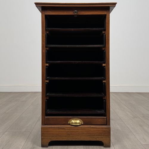 ANTIQUE 20TH CENTURY SMALL TAMBOUR FRONT CABINET IN OAK - ADDITIONAL PHOTO 1