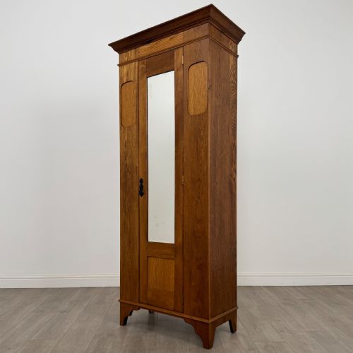 fig 2. Antique 20th Century Arts & Crafts Style Wardrobe In Oak