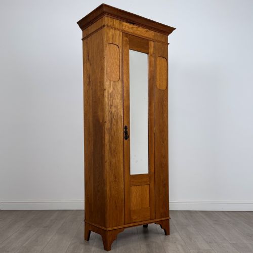 fig 7. Antique 20th Century Arts & Crafts Style Wardrobe In Oak