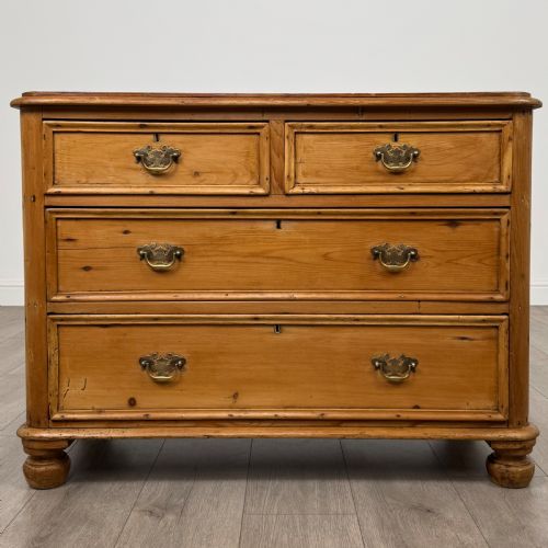 antique 19th century rustic pine chest of drawers - CATEGORY: ANTIQUE CHEST OF DRAWERS - DATED VICTORIAN