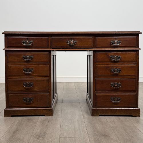 antique 20th century pedestal desk in walnut - CATEGORY: ANTIQUE DESKS - DATED EDWARDIAN