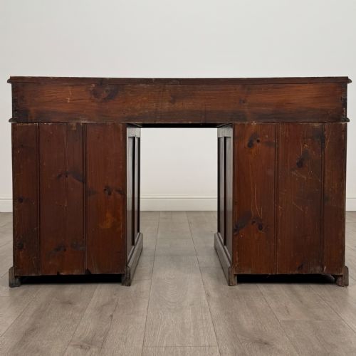 ANTIQUE 20TH CENTURY PEDESTAL DESK IN WALNUT - ADDITIONAL PHOTO 4