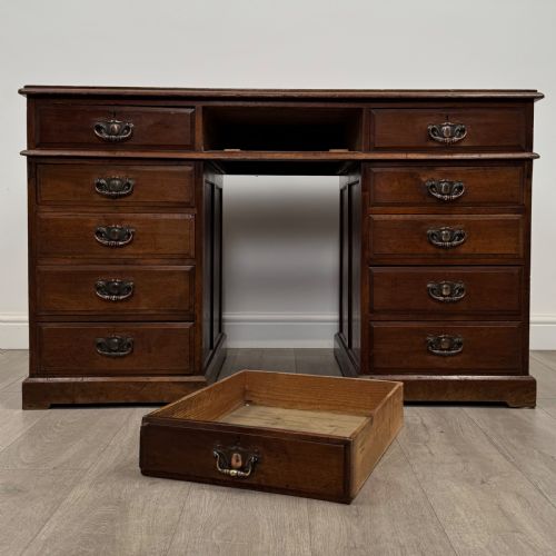 ANTIQUE 20TH CENTURY PEDESTAL DESK IN WALNUT - ADDITIONAL PHOTO 9