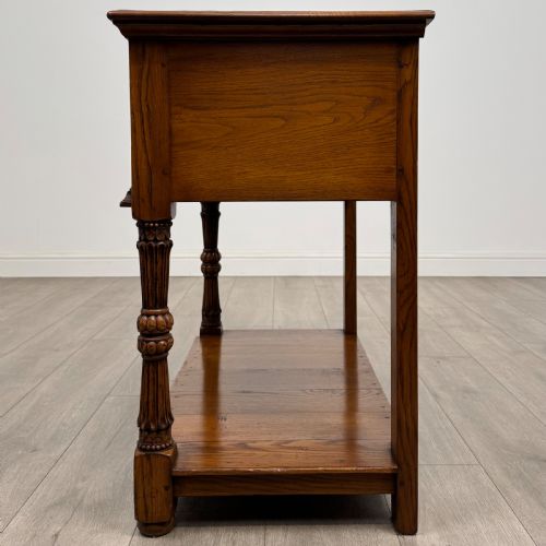 ANTIQUE 20TH CENTURY SMALL FINE QUALITY DRESSER BASE IN OAK - ADDITIONAL PHOTO 2