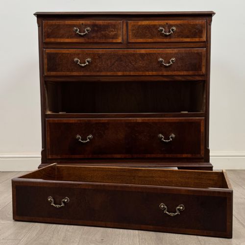 ANTIQUE 20TH CENTURY CHEST OF DRAWERS IN BURR WALNUT - ADDITIONAL PHOTO 9