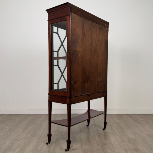 ANTIQUE 20TH CENTURY EDWARDIAN DISPLAY CABINET IN MAHOGANY - ADDITIONAL PHOTO 4