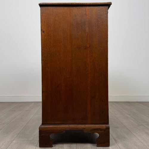ANTIQUE 18TH CENTURY GEORGIAN CHEST OF DRAWERS IN OAK - ADDITIONAL PHOTO 2