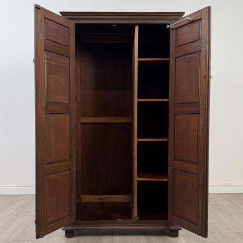 ANTIQUE 20TH CENTURY FINE QUALITY SMALL OAK WARDROBE - ADDITIONAL PHOTO 1