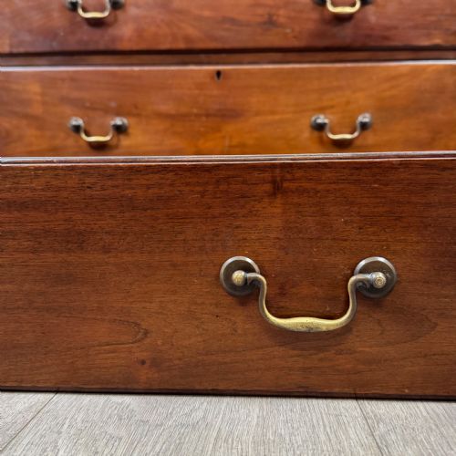 ANTIQUE 19TH CENTURY GEORGIAN STYLE CHEST OF DRAWERS IN MAHOGANY - ADDITIONAL PHOTO 10