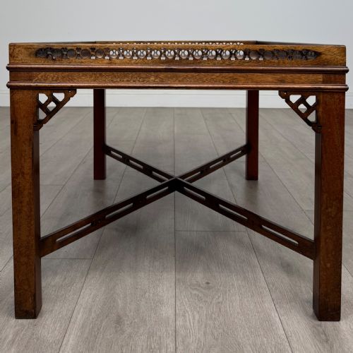 ANTIQUE 20TH CENTURY CHIPPENDALE STYLE MAHOGANY COFFEE TABLE - ADDITIONAL PHOTO 6
