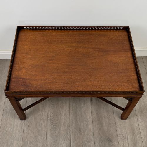 ANTIQUE 20TH CENTURY CHIPPENDALE STYLE MAHOGANY COFFEE TABLE - ADDITIONAL PHOTO 8