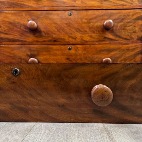ANTIQUE 19TH CENTURY VICTORIAN CHEST OF DRAWERS IN MAHOGANY - ADDITIONAL PHOTO 10