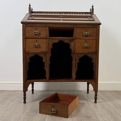 ANTIQUE 20TH CENTURY LIBERTY CO STYLE BUREAU IN WALNUT - ADDITIONAL PHOTO 11