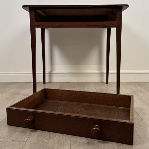 ANTIQUE 18TH CENTURY GEORGIAN WRITING TABLE IN OAK - ADDITIONAL PHOTO 9