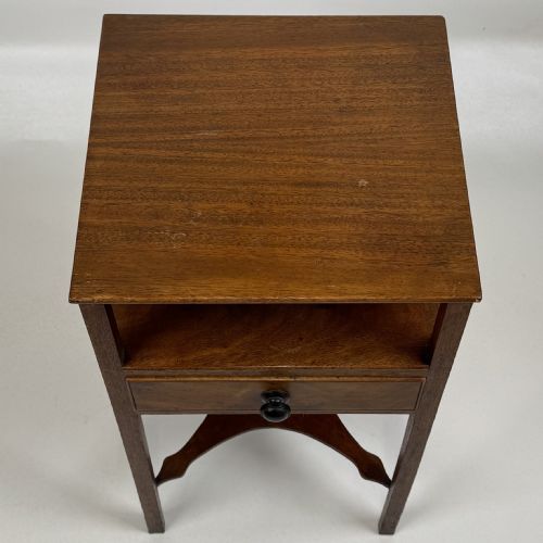ANTIQUE 18TH CENTURY SMALL GEORGIAN SIDE TABLE IN MAHOGANY - ADDITIONAL PHOTO 8