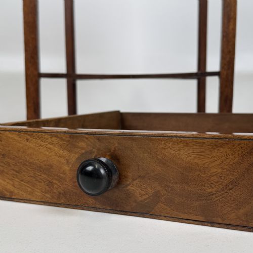 ANTIQUE 18TH CENTURY SMALL GEORGIAN SIDE TABLE IN MAHOGANY - ADDITIONAL PHOTO 10