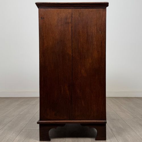 ANTIQUE 18TH CENTURY GEORGIAN CHEST OF DRAWERS IN OAK - ADDITIONAL PHOTO 2