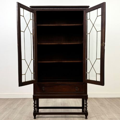 ANTIQUE 20TH CENTURY EDWARDIAN DISPLAY CABINET IN OAK - ADDITIONAL PHOTO 2