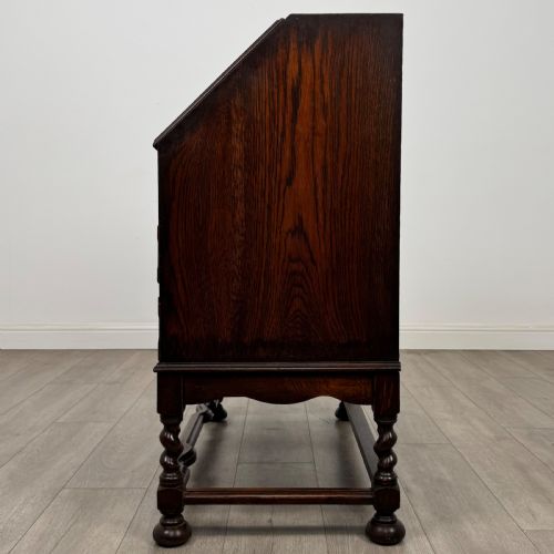 ANTIQUE 20TH CENTURY JACOBEAN STYLE BUREAU IN OAK - ADDITIONAL PHOTO 3