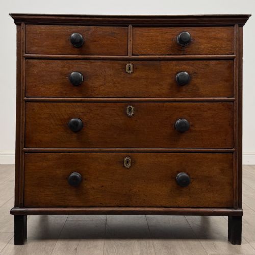 antique 18th century georgian chest of drawers in oak - CATEGORY: ANTIQUE CHEST OF DRAWERS - DATED GEORGIAN