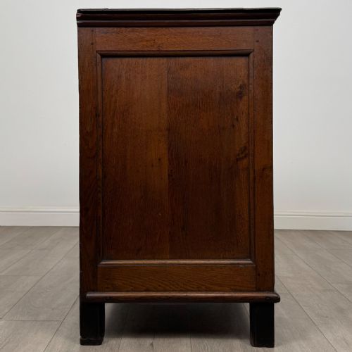 ANTIQUE 18TH CENTURY GEORGIAN CHEST OF DRAWERS IN OAK - ADDITIONAL PHOTO 6