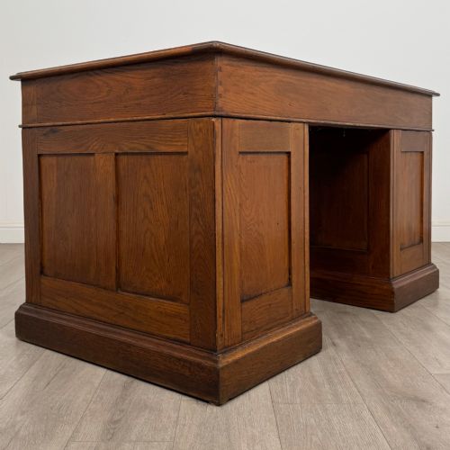 ANTIQUE 19TH CENTURY VICTORIAN PEDESTAL DESK IN OAK - ADDITIONAL PHOTO 3