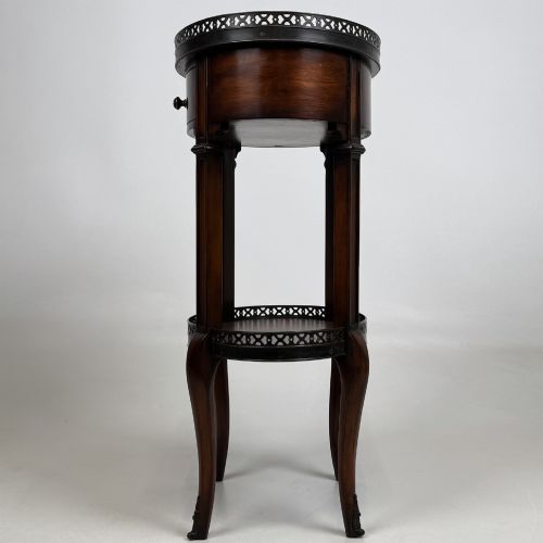 ANTIQUE 20TH CENTURY PAIR OF MAHOGANY BEDSIDE CABINETS - ADDITIONAL PHOTO 3