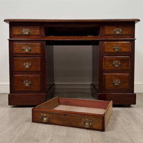 ANTIQUE 20TH CENTURY LEATHER TOP PEDESTAL DESK IN WALNUT - ADDITIONAL PHOTO 9