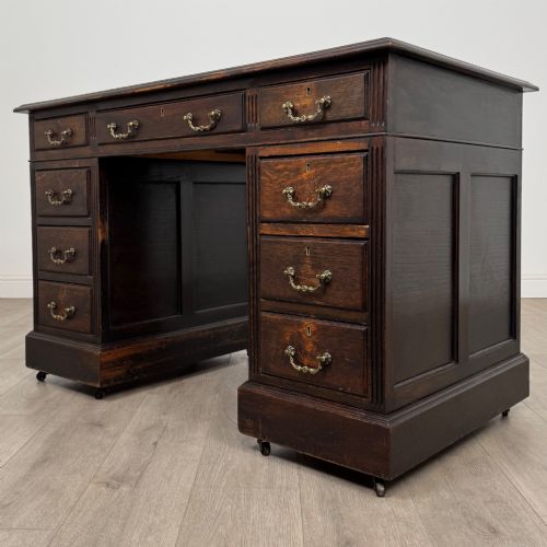 ANTIQUE 20TH CENTURY LEATHER TOP PEDESTAL DESK IN OAK - ADDITIONAL PHOTO 1