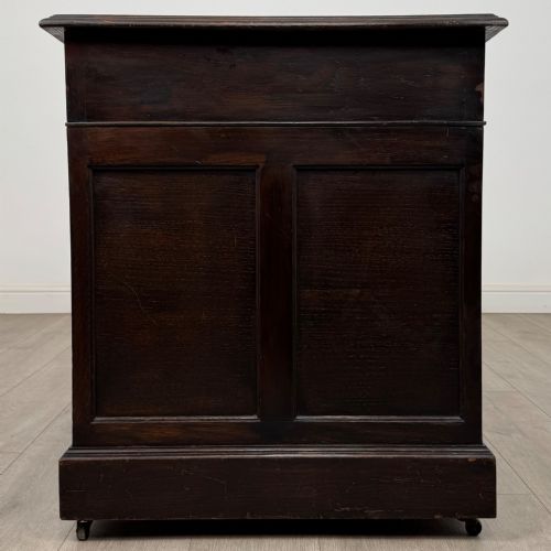 ANTIQUE 20TH CENTURY LEATHER TOP PEDESTAL DESK IN OAK - ADDITIONAL PHOTO 2