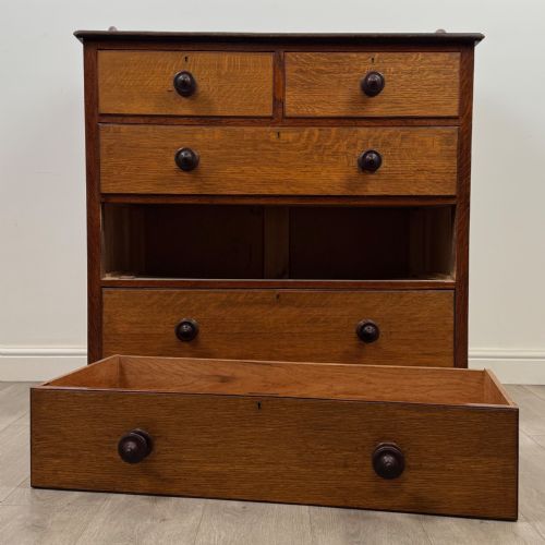 ANTIQUE 19TH CENTURY VICTORIAN CHEST OF DRAWERS IN OAK - ADDITIONAL PHOTO 9