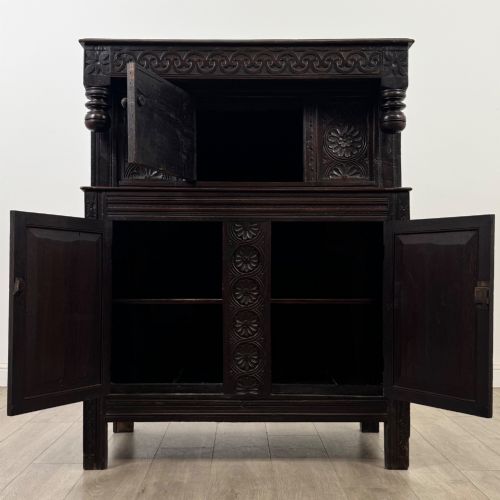 ANTIQUE 18TH CENTURY SMALL GEORGIAN COURT CUPBOARD IN OAK - ADDITIONAL PHOTO 1