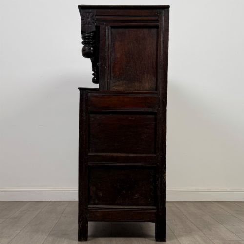ANTIQUE 18TH CENTURY SMALL GEORGIAN COURT CUPBOARD IN OAK - ADDITIONAL PHOTO 3