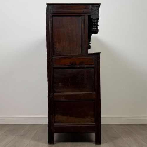 ANTIQUE 18TH CENTURY SMALL GEORGIAN COURT CUPBOARD IN OAK - ADDITIONAL PHOTO 7