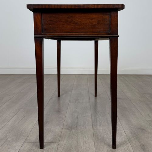 ANTIQUE 20TH CENTURY SERPENTINE WRITING TABLE IN MAHOGANY - ADDITIONAL PHOTO 6