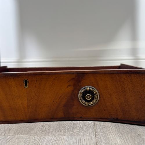 ANTIQUE 20TH CENTURY SERPENTINE WRITING TABLE IN MAHOGANY - ADDITIONAL PHOTO 10