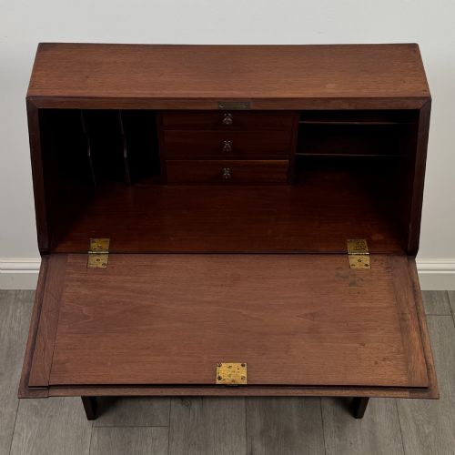 ANTIQUE 19TH CENTURY CAMPAIGN STYLE BUREAU IN MAHOGANY - ADDITIONAL PHOTO 11