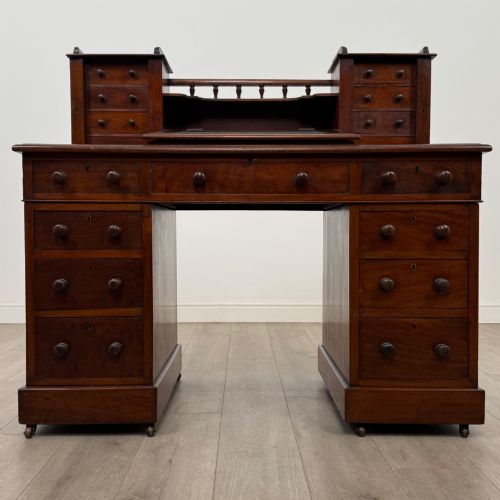 ANTIQUE 19TH CENTURY VICTORIAN DICKENS DESK IN MAHOGANY